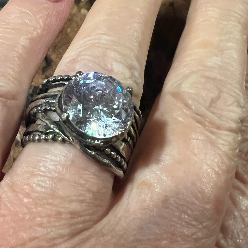 Elegant Silver Ring with Clear Gemstone